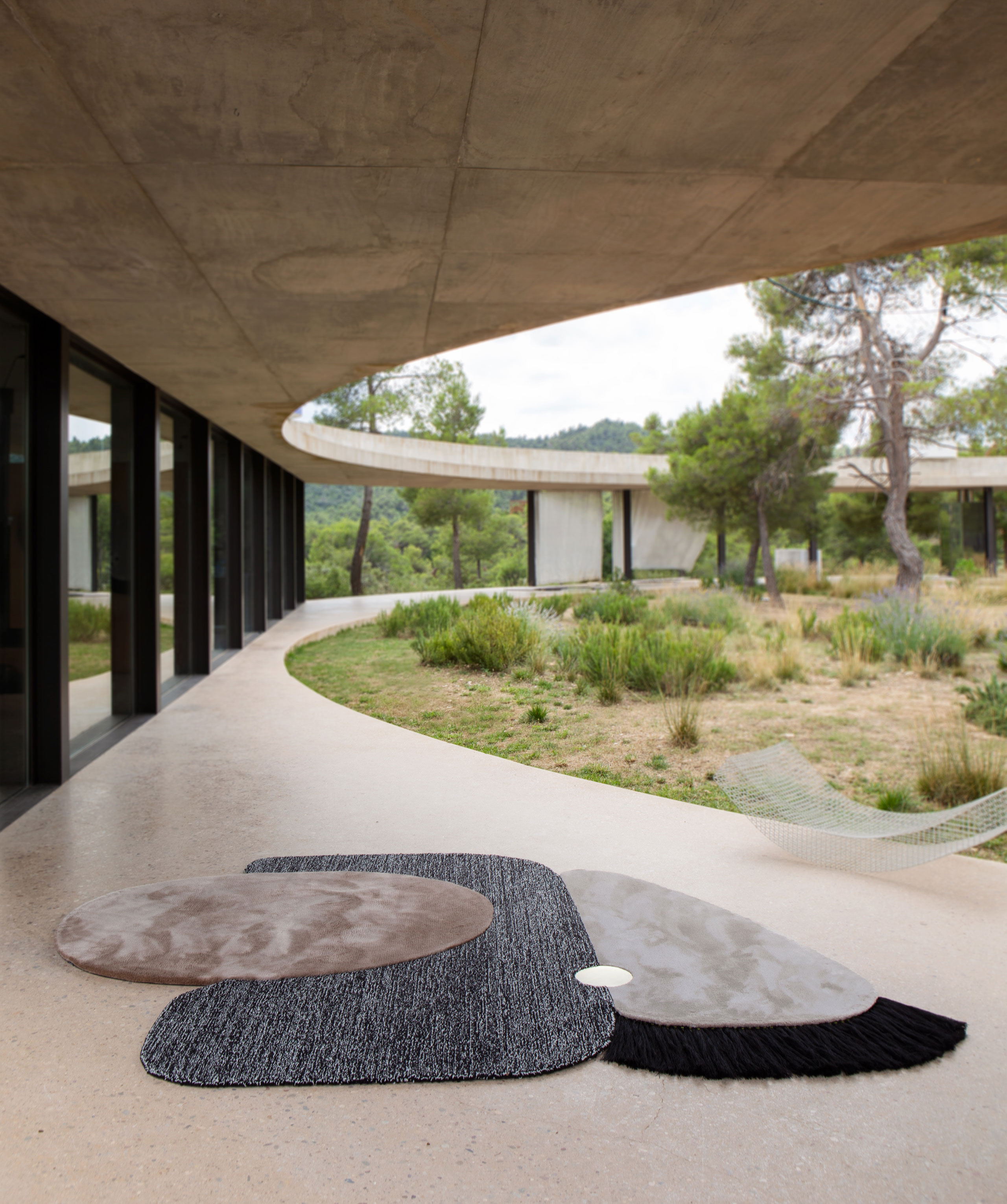 ANDRAX - exklusive handgetuftete Teppiche von JOV